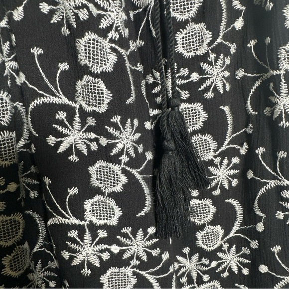 Aqua XS Off-Shoulder Embroidered Boho Black Dress Tiered Ruffle Mini Señorita - Picture 6 of 10